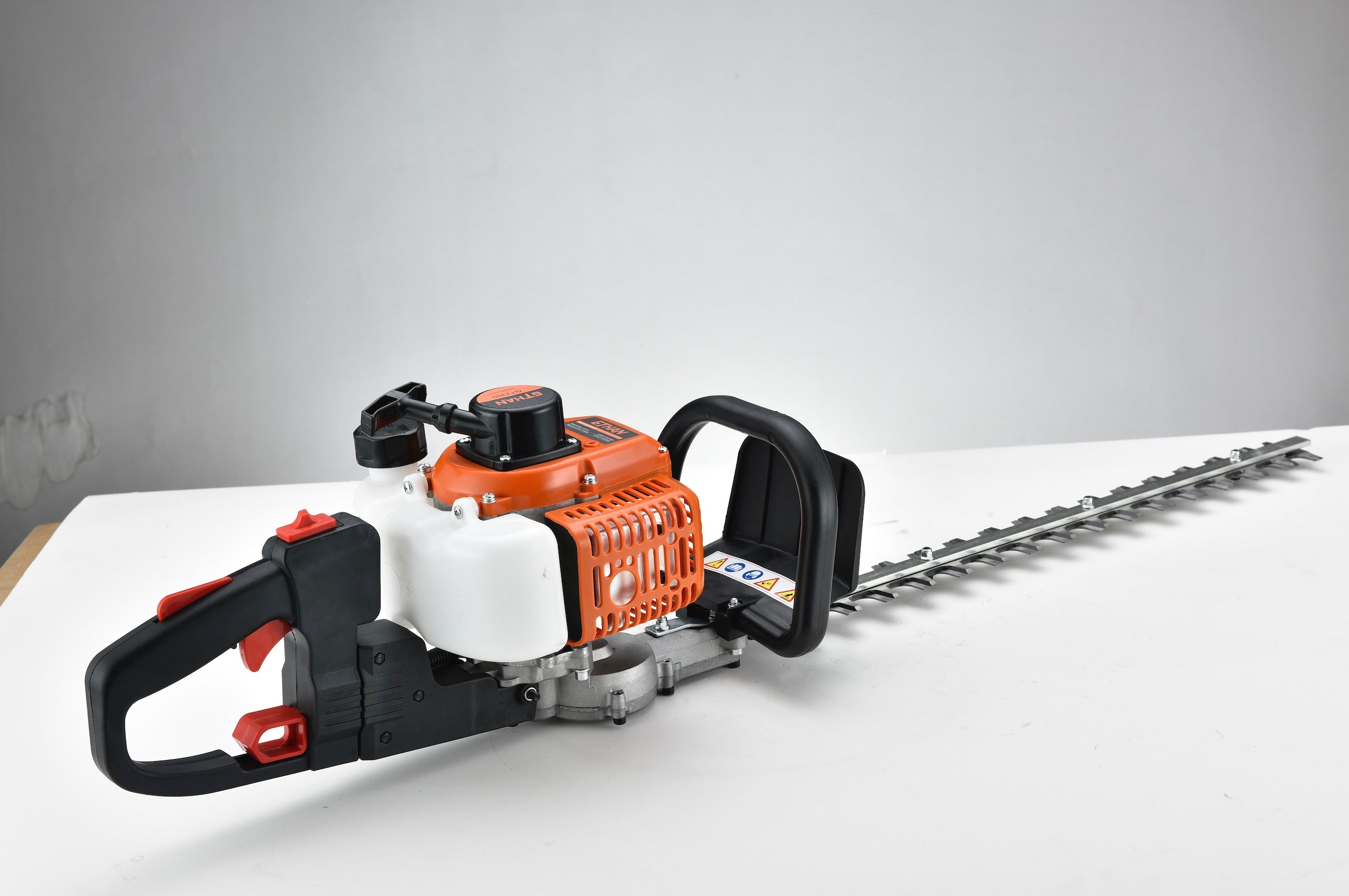 Hedge Trimmer 22.5cc, 2 Cycle Full Crankshaft Gas Engine 23" Dual-Blade